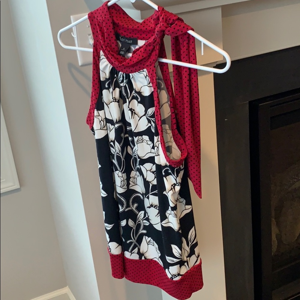 WhiteHouse BlackMarket Floral Top Size Small